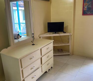 Negril House | Green Leaf Cabins