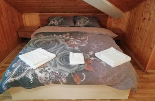Sliven Apartment | Green Loft Apartment-Rose