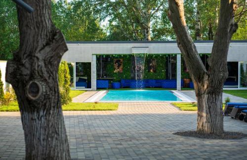 Domnesti Villa | Green Mansion