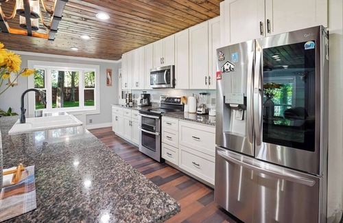 Murfreesboro House | Green Meadow Cabin