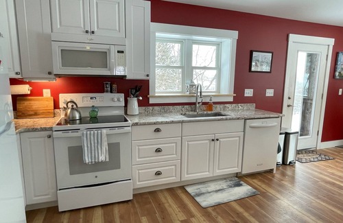 Hinesburg Cottage | Green Mountain Carriage House with Beautiful Views