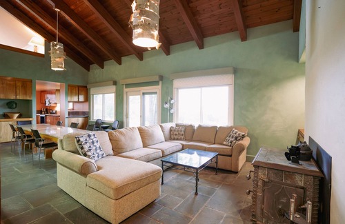 Braintree House | Green Mountain House - Breathtaking Scenic Retreat