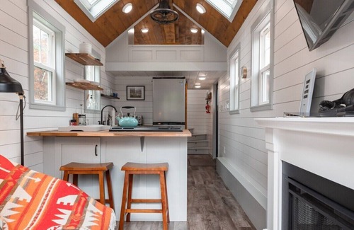 Jamaica Apartment | Green Mountain Tiny House: a mountainside retreat