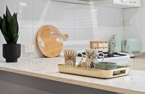 Newtown Apartment | Green Nook by the River & Geelong CBD