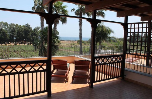 Fiumefreddo di Sicilia Apartment | GREEN OASIS, IN A PRIVATE RESIDENCE, JAST 150 m. FROM THE BEACH