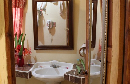 Armenia House | Green Oasis Ranch: A Botanical Escape in Belize