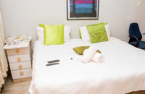Sunnyside House | Green On Minni Guest House