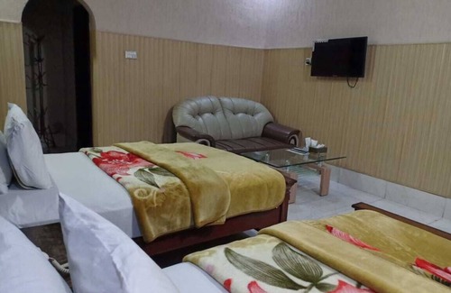 Sukkur Hotel | Green Palace Guest House