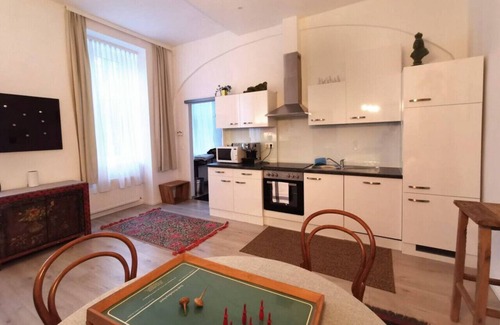 Mariahilf Apartment | Green Palm - cozy, central with green view