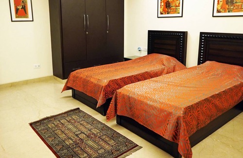Green Park Apartment | Green Park Service Apartment 3bhk with Ac and Wifi