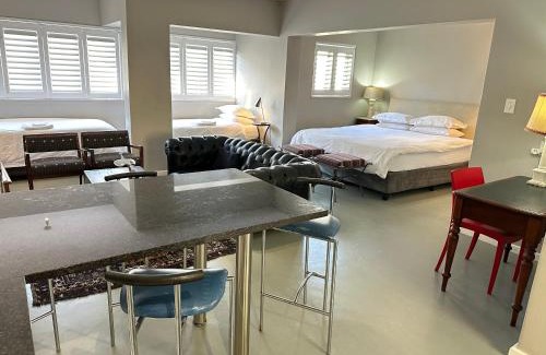 Three Anchor Bay Apartment | Green Point Self Catering Studios