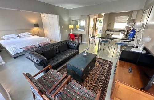 Three Anchor Bay Apartment | Green Point Self Catering Studios