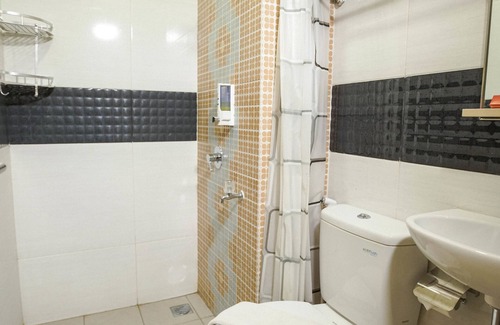 Peterongan Hotel | Green Red Hotel Syariah Jombang