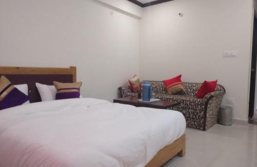 Smanora Range Hotel | Green Roof Hotel