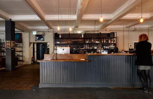 Wood Green Hotel | Green Rooms