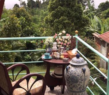Wanagiri Cabin | green slope villa glamping