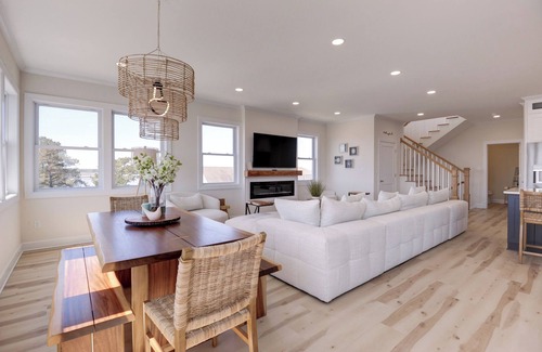 Milford House | Green Street Coastal Retreat