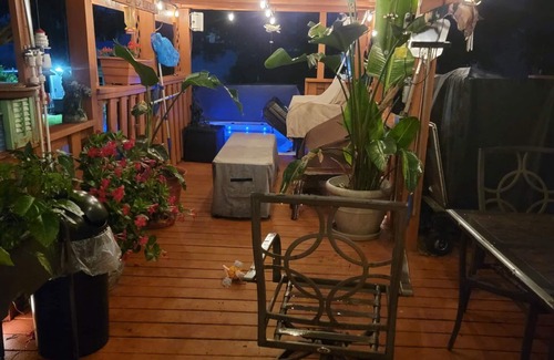Westminster House | Green Street Oasis Hot Tub, Fire Pit & Walk to Downtown