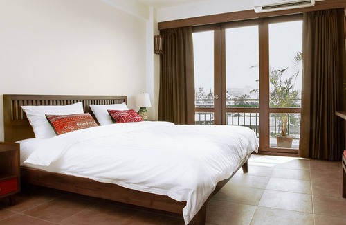 Old City House | Green Tiger House