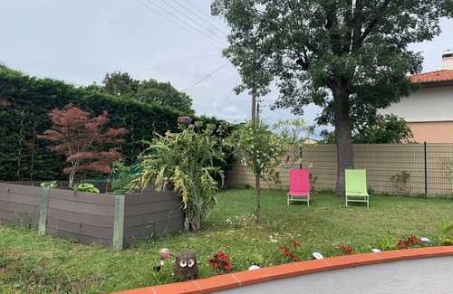 Talence House | Green townhouse!