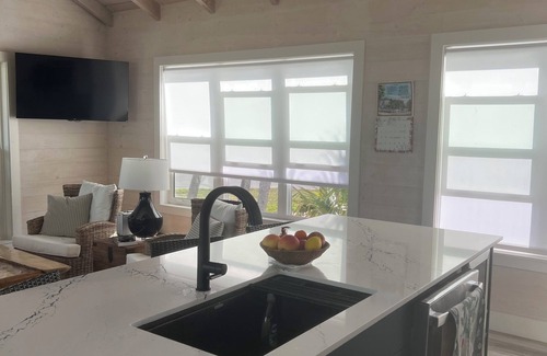 Treasure Cay Cottage | Green Turtle Cay Cottage. New cottage steps from Bita Bay beach New Master Bath.