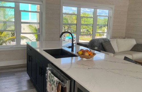 Treasure Cay Cottage | Green Turtle Cay Cottage. New cottage steps from Bita Bay beach New Master Bath.