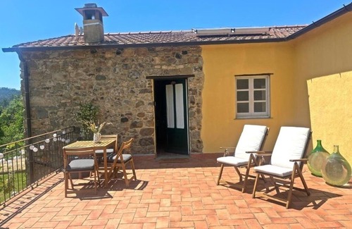 Brugnato House | Green Valley House: Jasmine