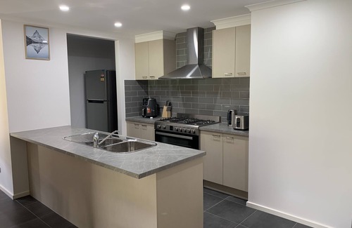 Shepparton South House | Green View house ⭐️ Close to All facilities.