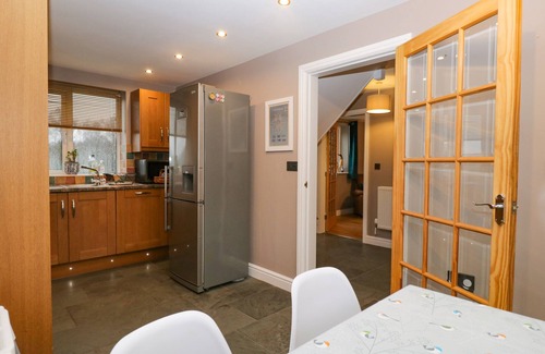 Lowick Cottage | GREEN VIEW, pet friendly, with open fire in Lowick Green