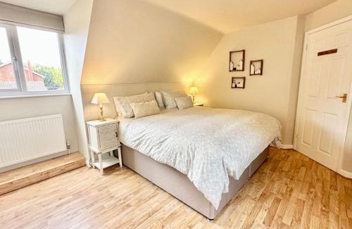 Diss House | Greenacre Lodge - cosy, dog-friendly rural home with private garden
