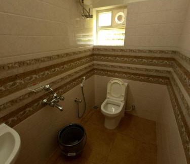 Perungudi Hotel | Greenapple Inn