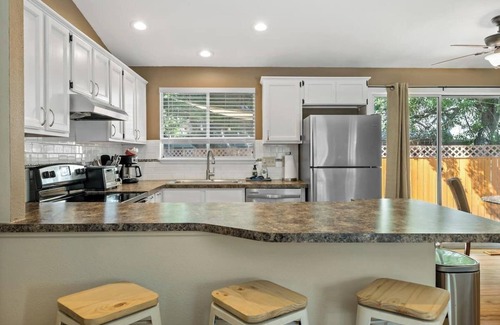 Veterans Park House | Greenbelt Oasis Near Downtown!