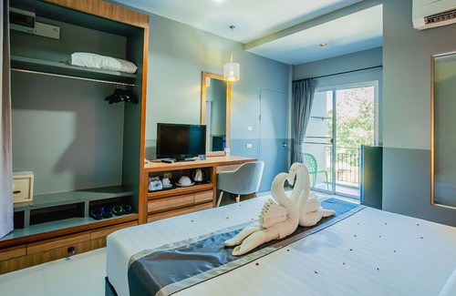 Thep Kasattri Condo | Greenery Loft Phuket only 20 minutes to Bang Tao Beach
