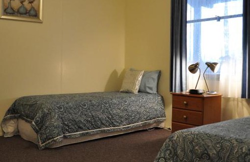 Strahan House | GreenGate Cottages