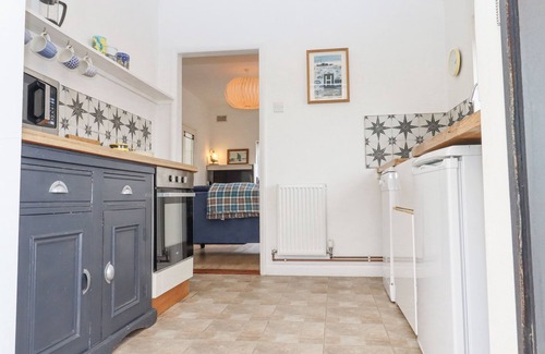 Camber Cottage | GREENGATES, pet friendly, character holiday cottage in Camber