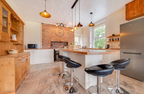 Llangadog House | Greengrove Farmhouse (Glasallt)