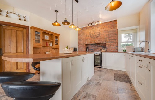 Llangadog House | Greengrove Farmhouse (Glasallt)