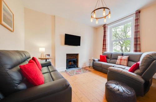 Llangadog House | Greengrove Farmhouse Glasallt