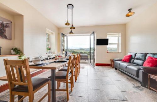 Llangadog House | Greengrove Farmhouse Glasallt