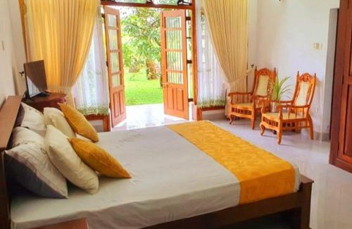 Ilukgoda Cabin | Greenheart Villa Family Room, non AC-Hot W- Separate Varanda & Dinning area & Garden