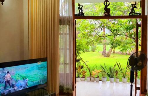 Ilukgoda Cabin | Greenheart Villa Family Room, non AC-Hot W- Separate Varanda & Dinning area & Garden