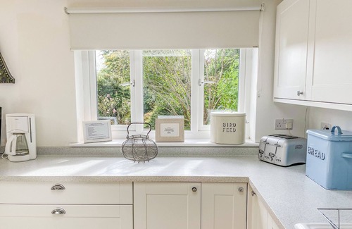 Batcombe Cottage | GREENHILLS COTTAGE, pet friendly, character holiday cottage in Bruton