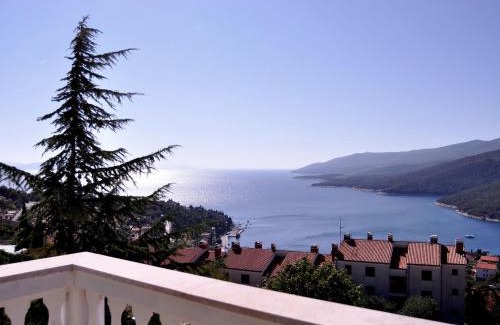 Rabac Apartment | Greenhouse family apartments