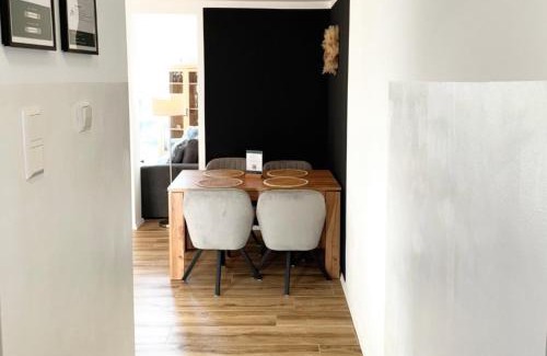 Kuestelberg Apartment | Greenhouse Living Apartment Nivis mit Garten - 4 Minuten nach Winterberg - Wandern, Mountainbike fahren - Natur genießen