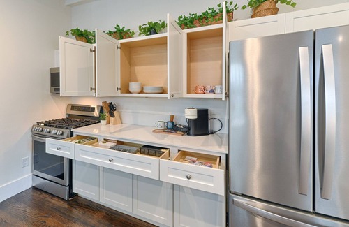 Uptown Apartment | Greenhouse Uptown