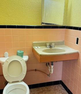 Atmore Hotel | GreenLawn Motel