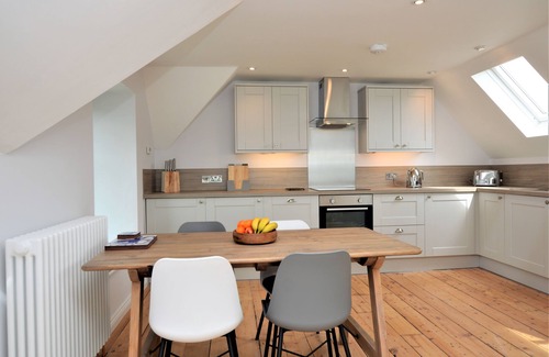 Strachur Villa | Greenlea -Scenic loch-side location, coastal retreat boasts spectacular sea views, sleeps 4