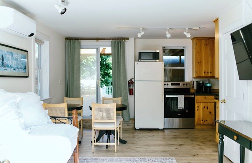 Boothbay Harbor Hotel | Greenleaf Inn