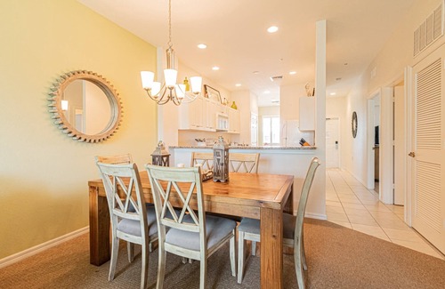 Naples Condo | GreenLinks/Updated Lely Condo; w/Office space-Lake Views-Resort Amenities