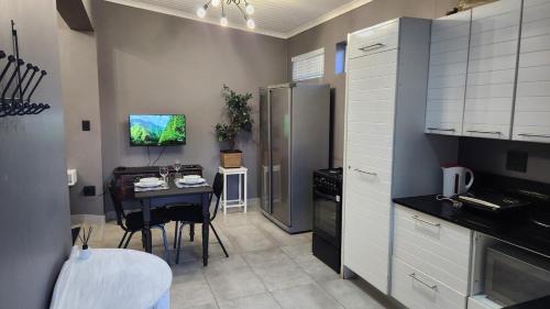 Knysna Central Apartment | Greenmarket Studio